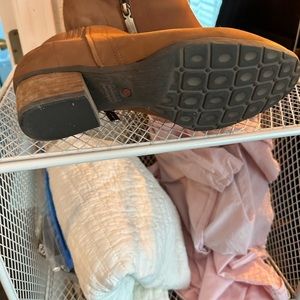 Blondo booties ankle waterproof worn once